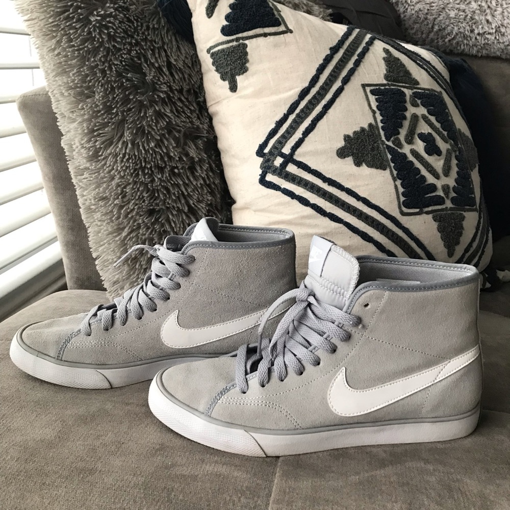 Women’s Grey Nike Shoes